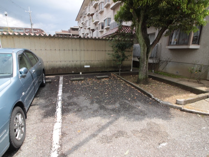 駐車場 永和不動産　熊野町ハイツ