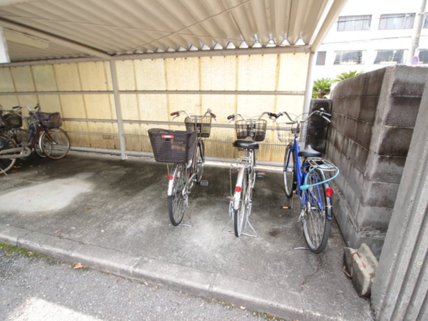 駐輪場 永和不動産　熊野町ハイツ