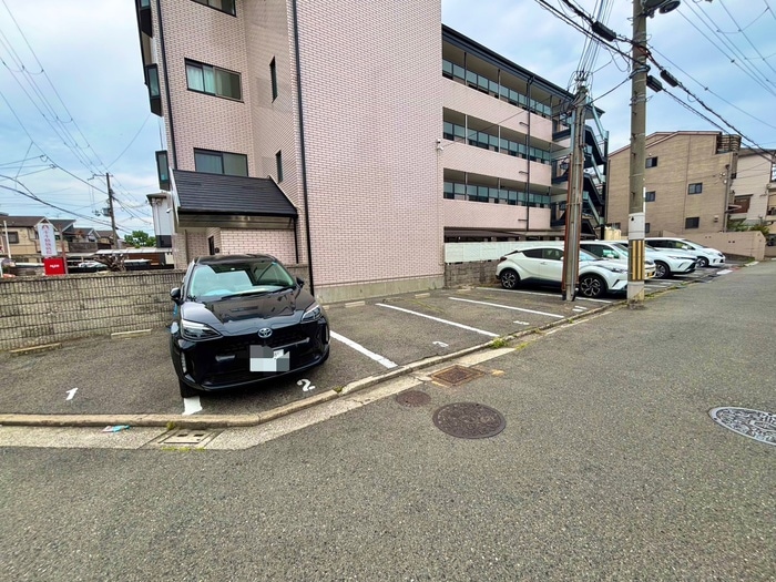 駐車場 Ｅ・Ｔｏｎｅハイツ