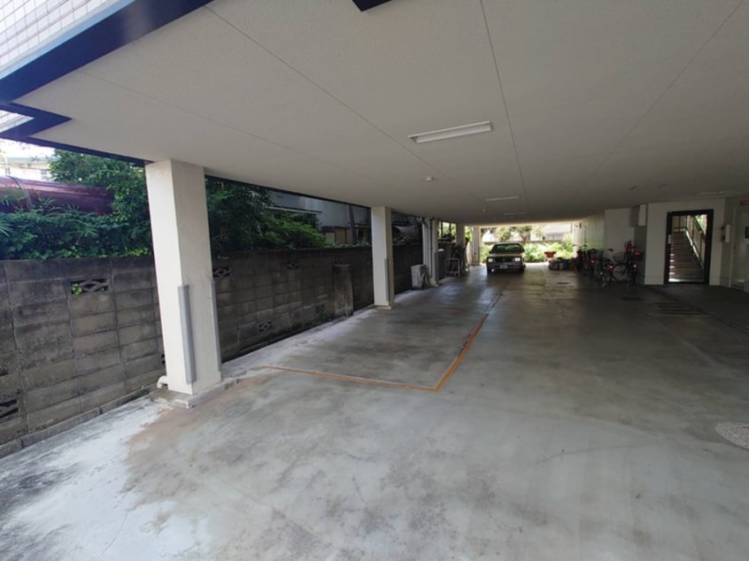 駐車場 前田ファミリー