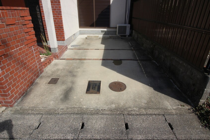 駐車場 川島尻堀町貸家（37-10）