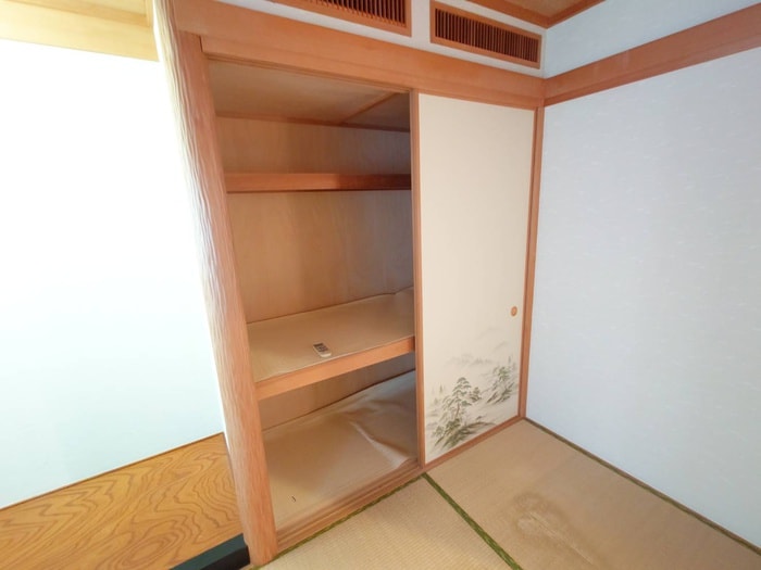 収納 メグロ山手ビル