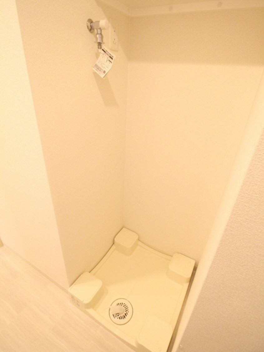 洗濯機置場 プレサンス神戸元町ﾍﾞﾙｼｵﾝ(1304)