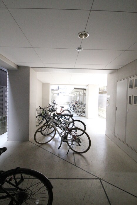 駐輪場 With 京 Seasons