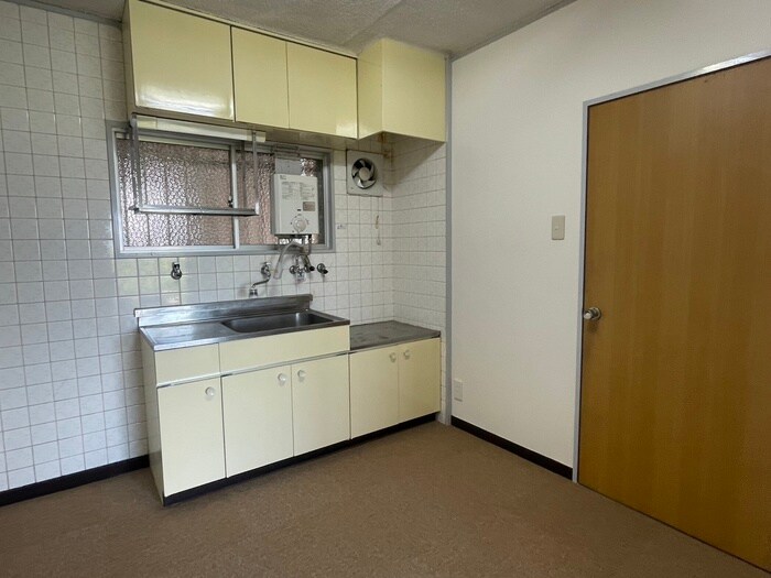 居室 ロイヤルコ－ポ吉田