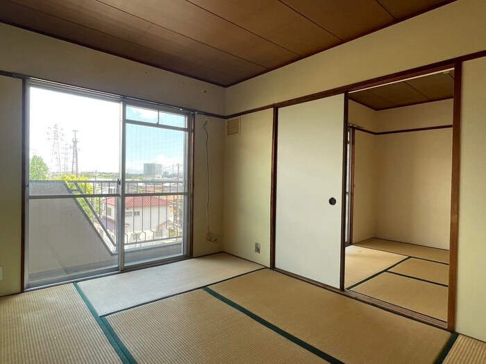 居室 ロイヤルコ－ポ吉田