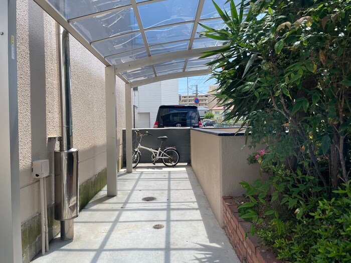 駐輪場 ロイヤルコ－ポ吉田