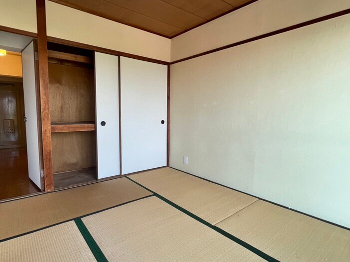 居室 ロイヤルコ－ポ吉田