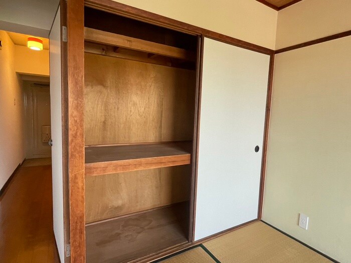 収納 ロイヤルコ－ポ吉田