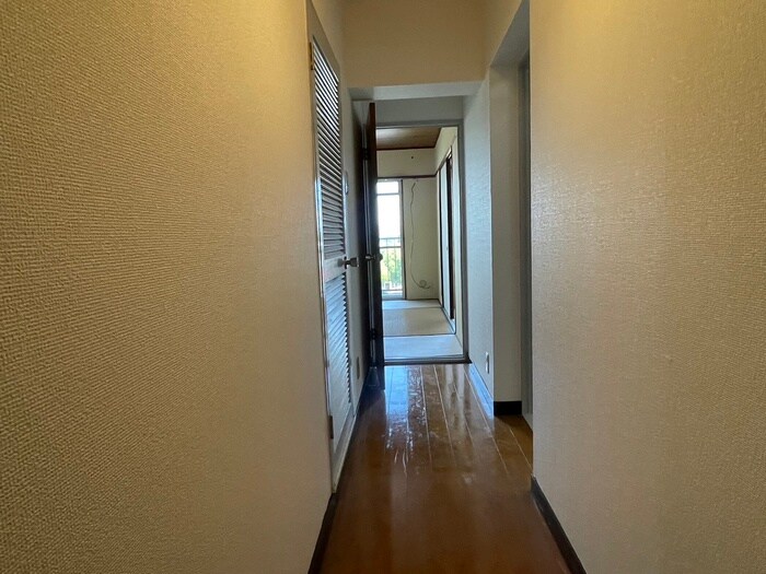 廊下 ロイヤルコ－ポ吉田