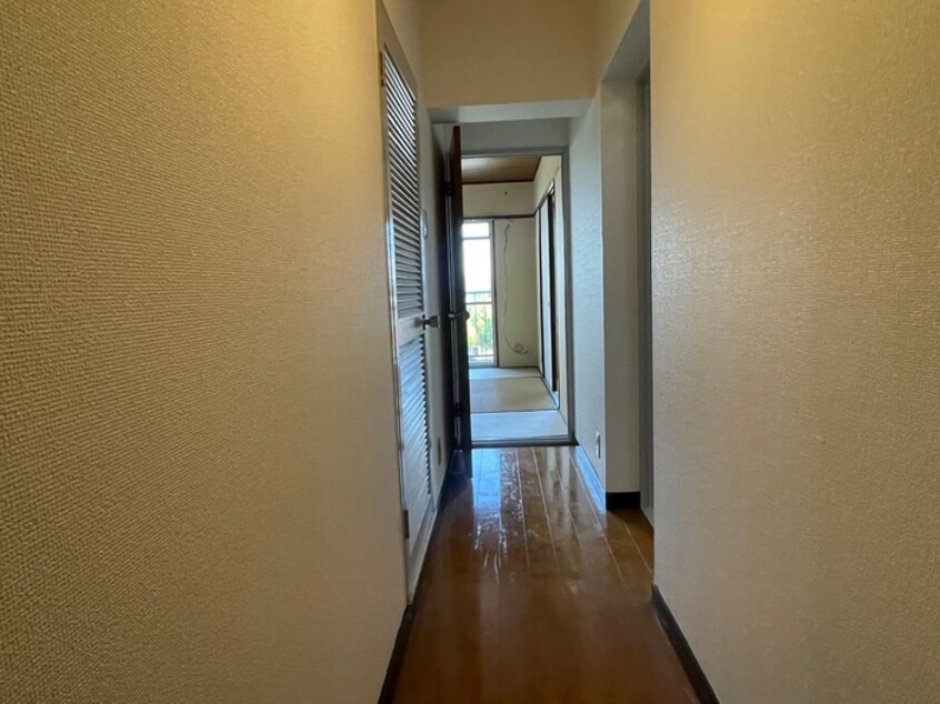 廊下 ロイヤルコ－ポ吉田