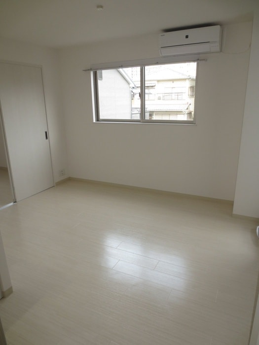 居室 マノワール豊中玉井町