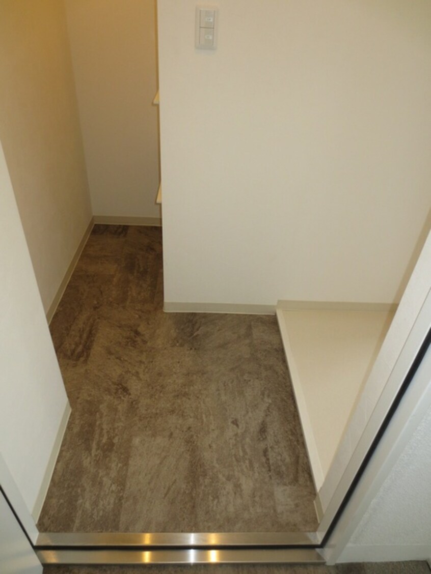 玄関 マノワール豊中玉井町