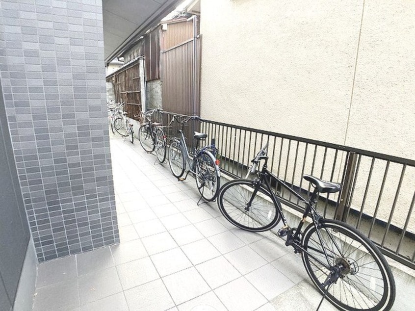 駐輪場 フラッティ衣笠