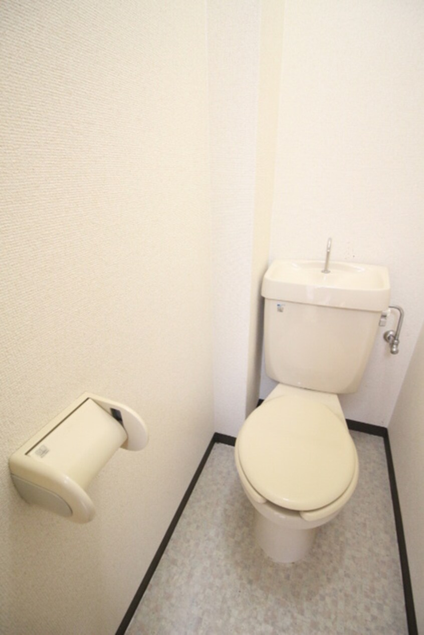 トイレ カーサAY