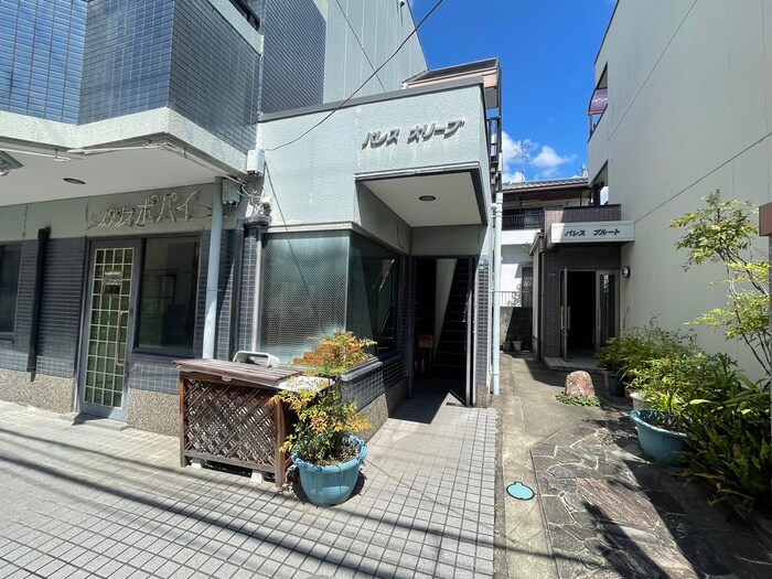 エントランス部分 パレスオリーブ