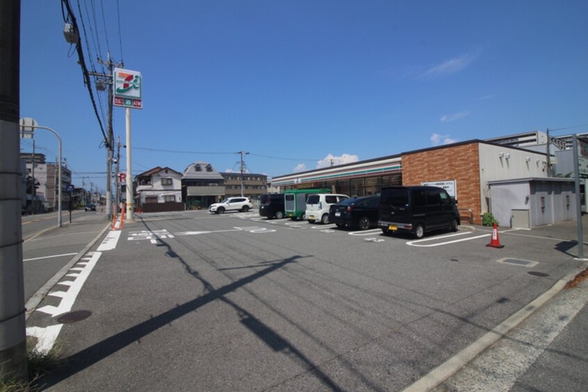 セブンイレブン(コンビニ)まで377m グランシャリオⅡ