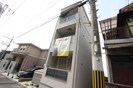 ｶｰｻﾌｫﾙﾄﾅｰﾄ額田駅前の外観