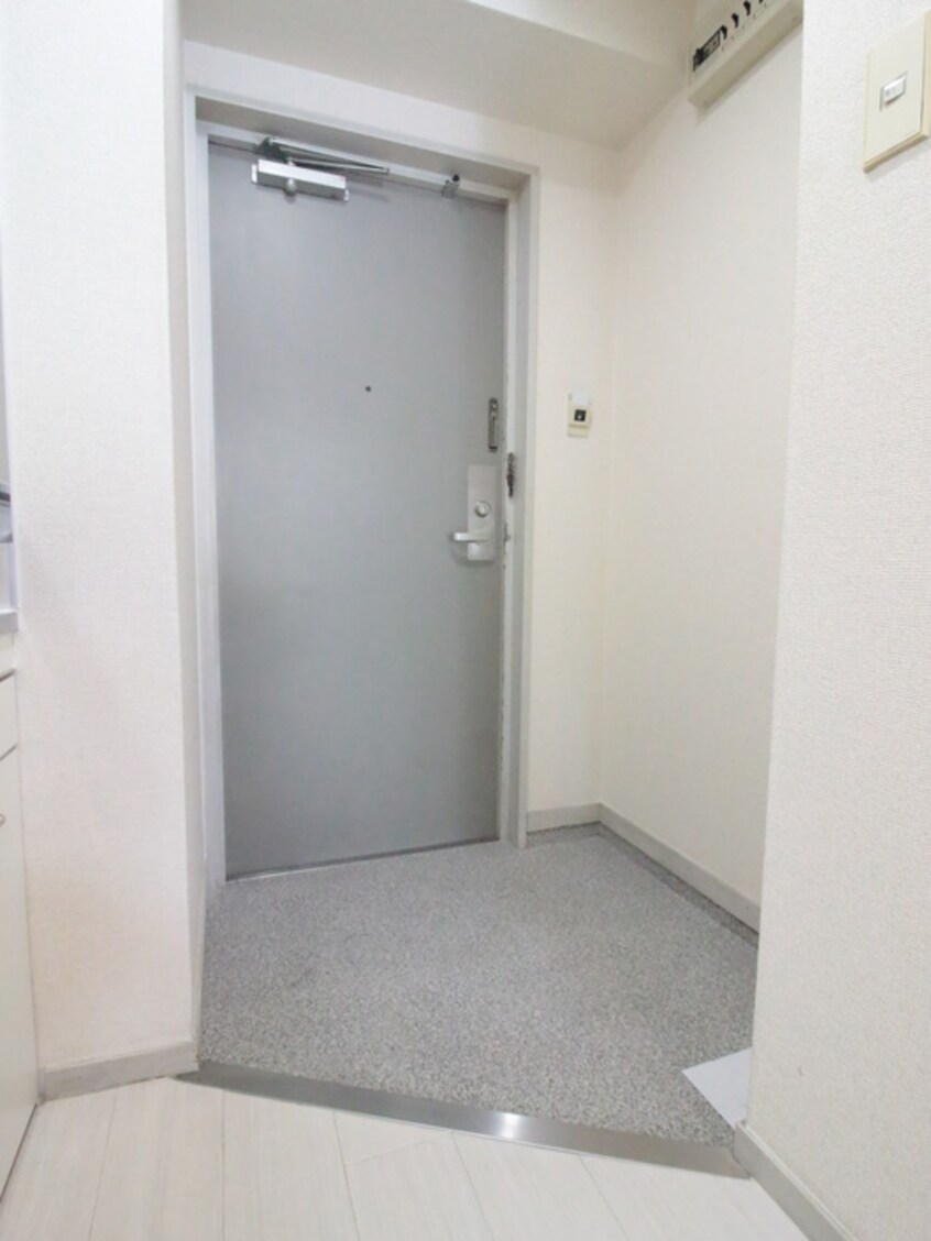 玄関 ノアーズアーク長田２１