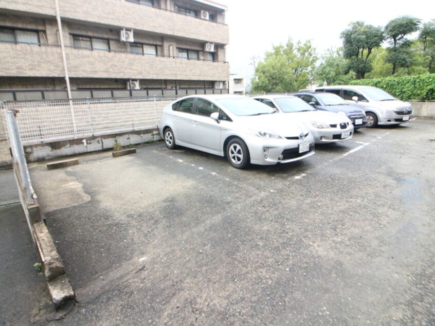駐車場 桜塚こよしマンション
