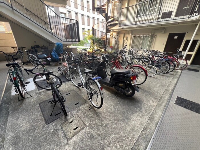 駐輪場 甲南灘コーポラス（312）