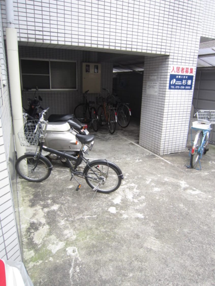 駐輪場 エザーンスあおい