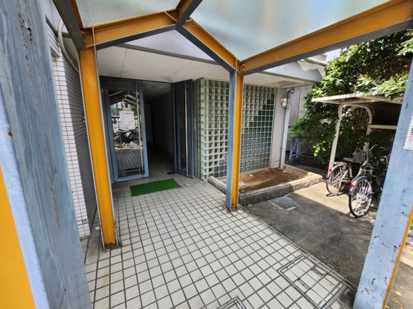 エントランス部分 アンフィニィ西河原