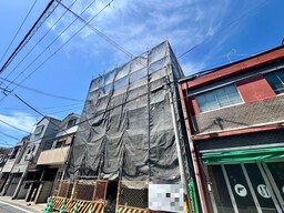 建築中