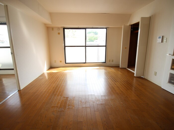 居室 リバ－サイド青谷