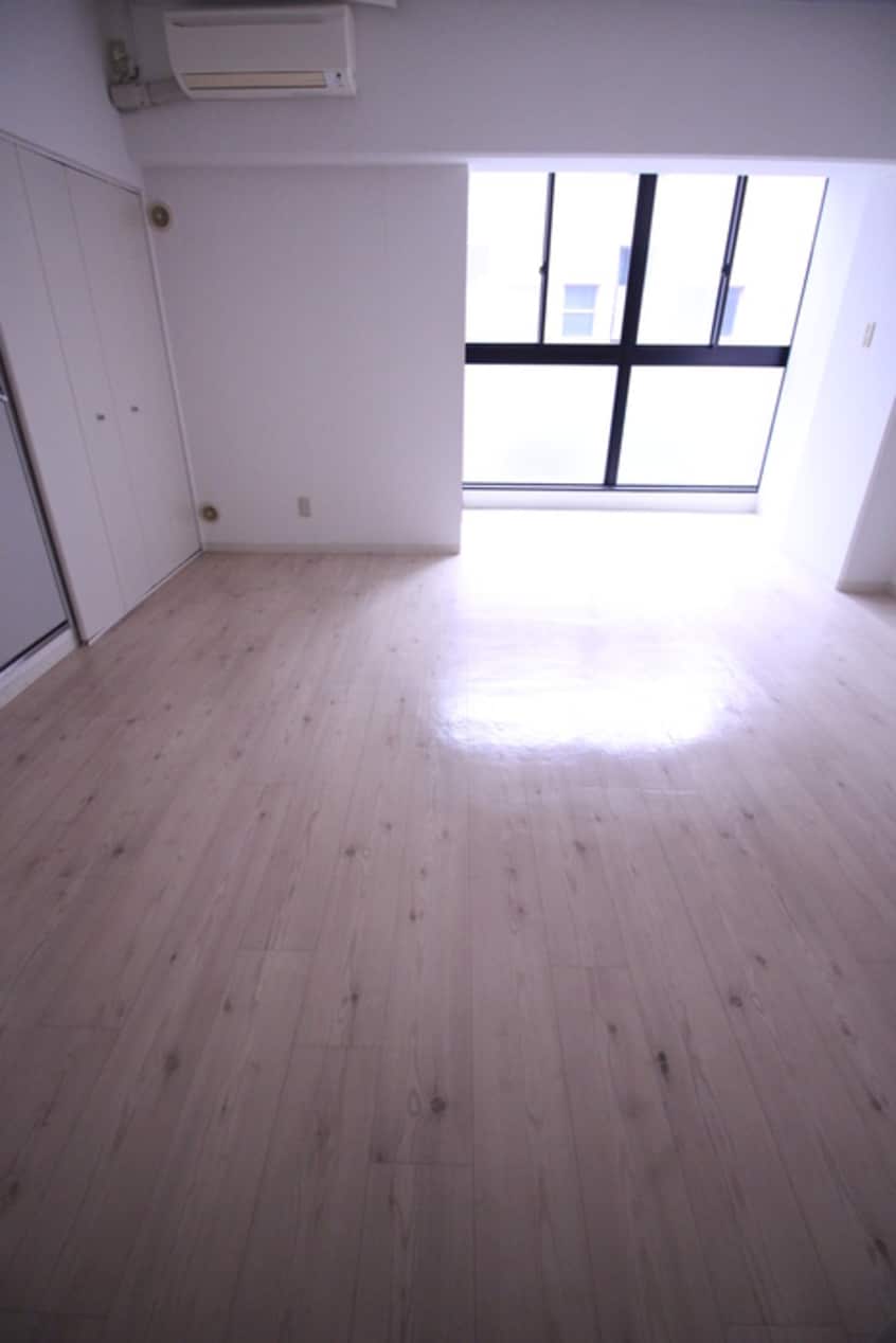 居室 レバンガ西本町AP