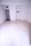 居室 レバンガ西本町AP