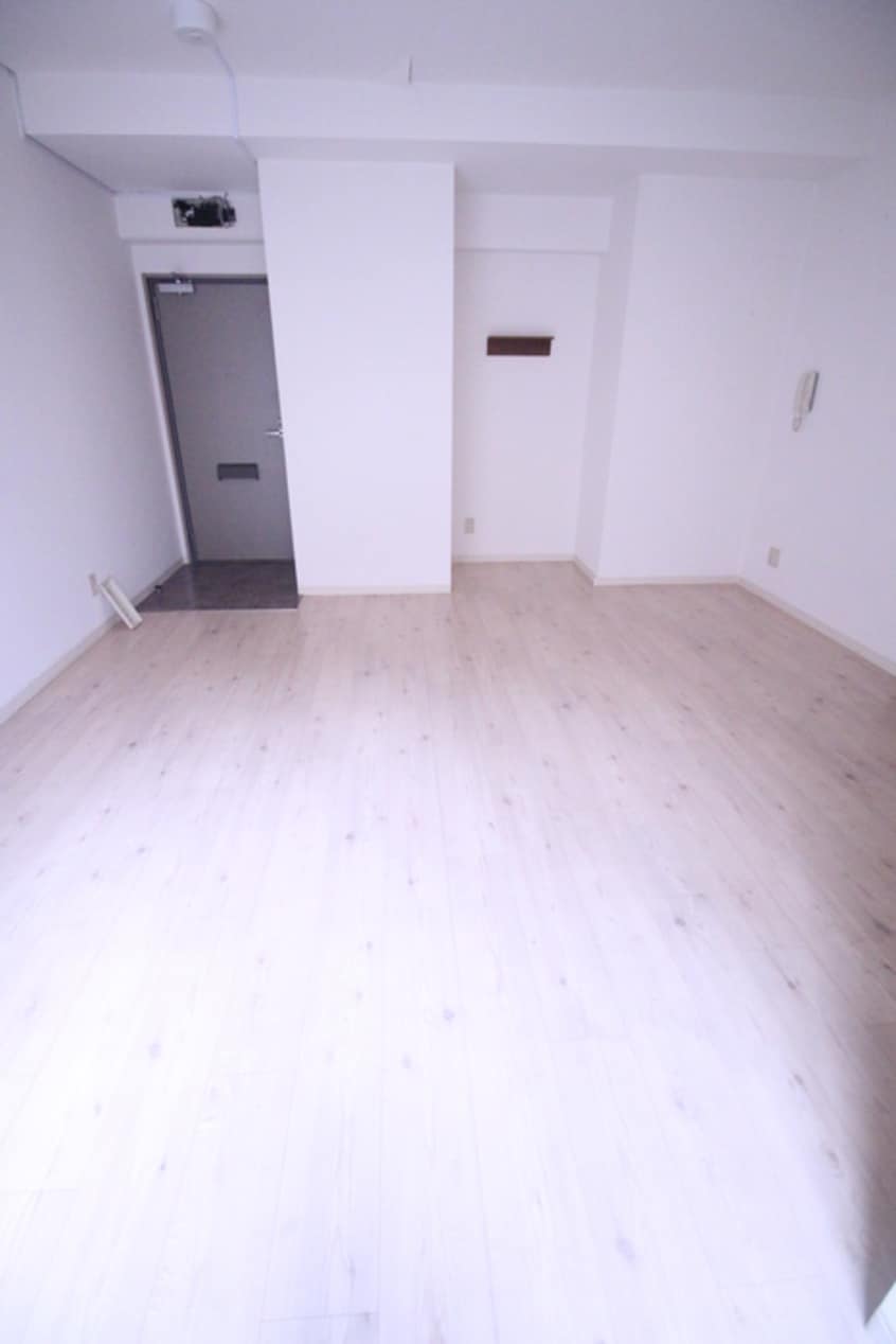 居室 レバンガ西本町AP