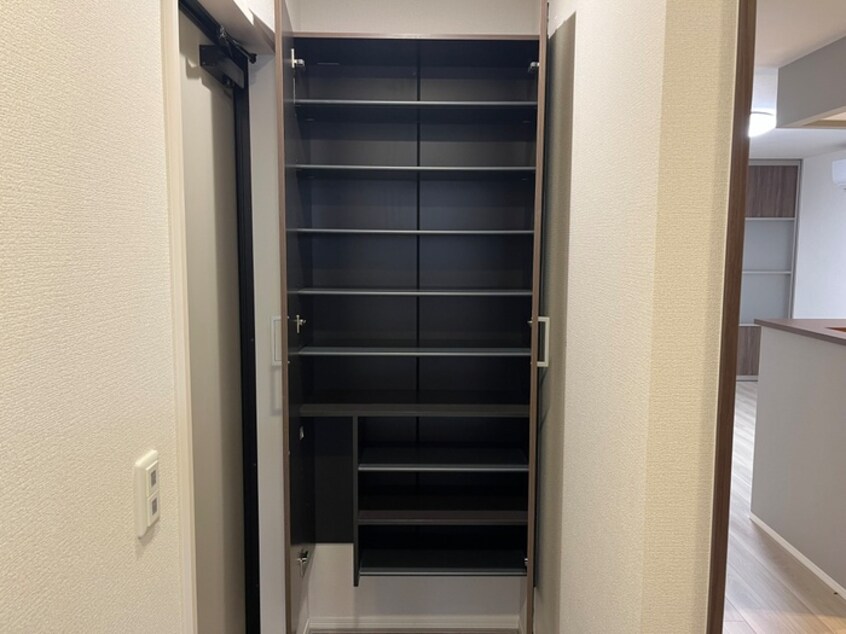 靴箱 メゾン・ド・プティエル今津