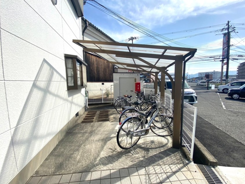 駐輪場 ラフィネＫＵＢＯ