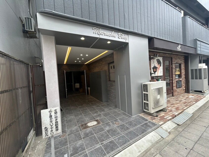 エントランス部分 丸忠ビル