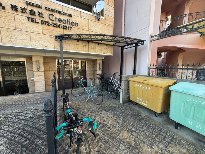 駐輪場 メープルコート