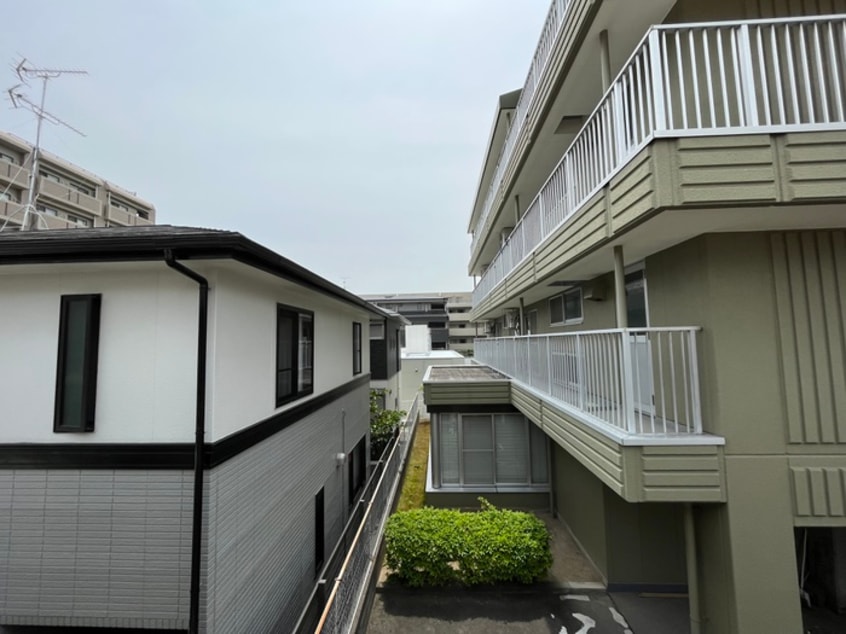 室内からの展望 コート舟木