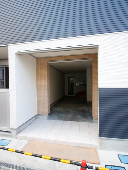 エントランス部分 アドラブール