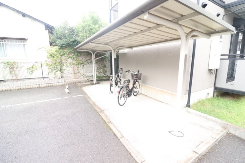 駐輪場 シャルムN