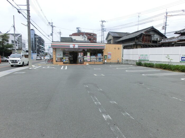 セブンイレブン(コンビニ)まで7m ルミエールＳ
