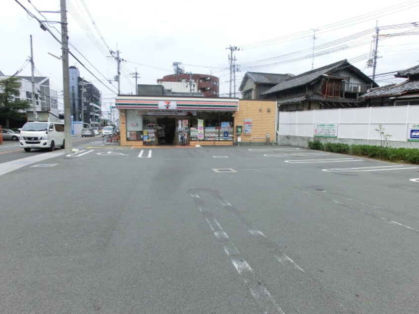 セブンイレブン(コンビニ)まで7m ルミエールＳ