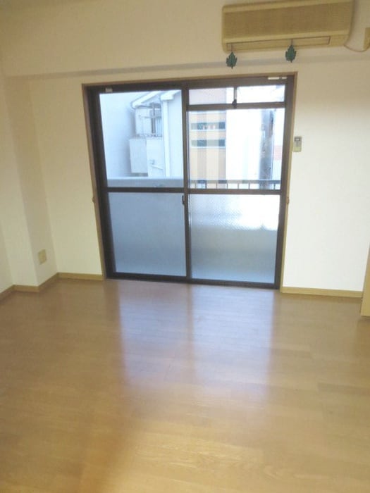 室内からの展望 アイボリ－マンション