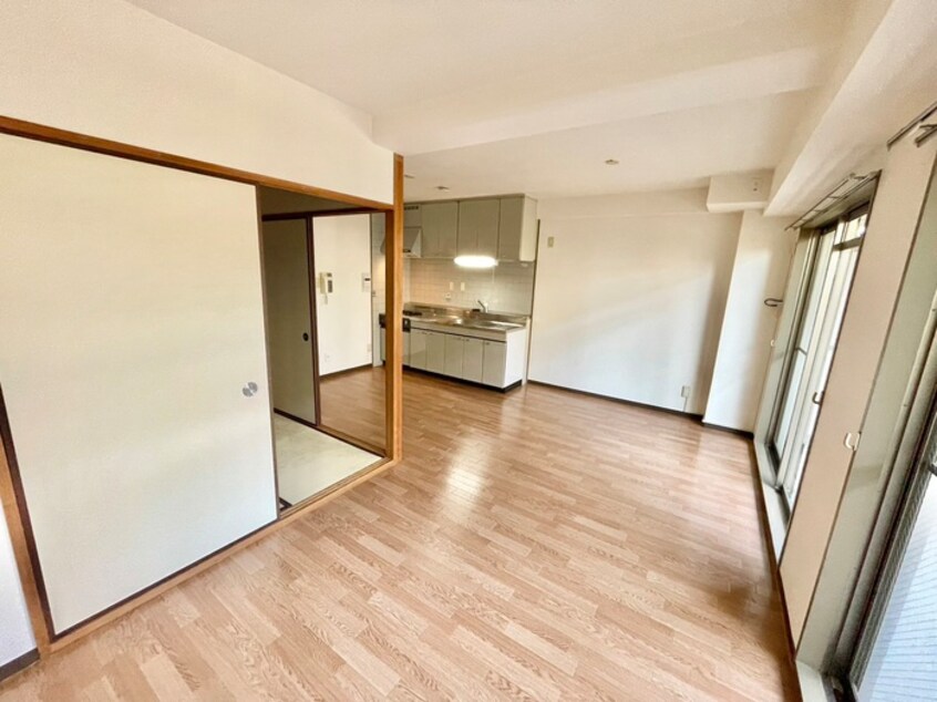 居室 サニ－コ－ト鷹取