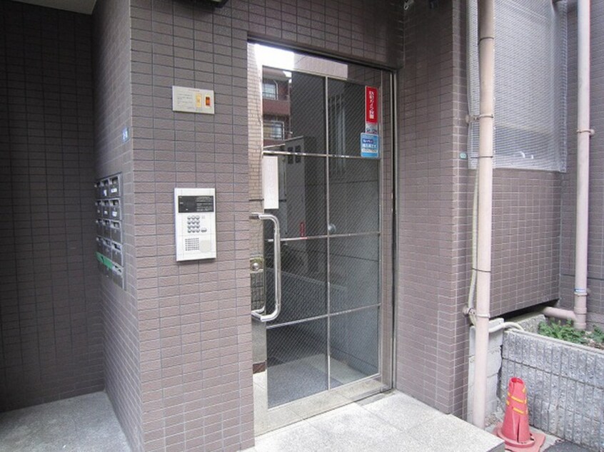 エントランス部分 サニ－コ－ト鷹取