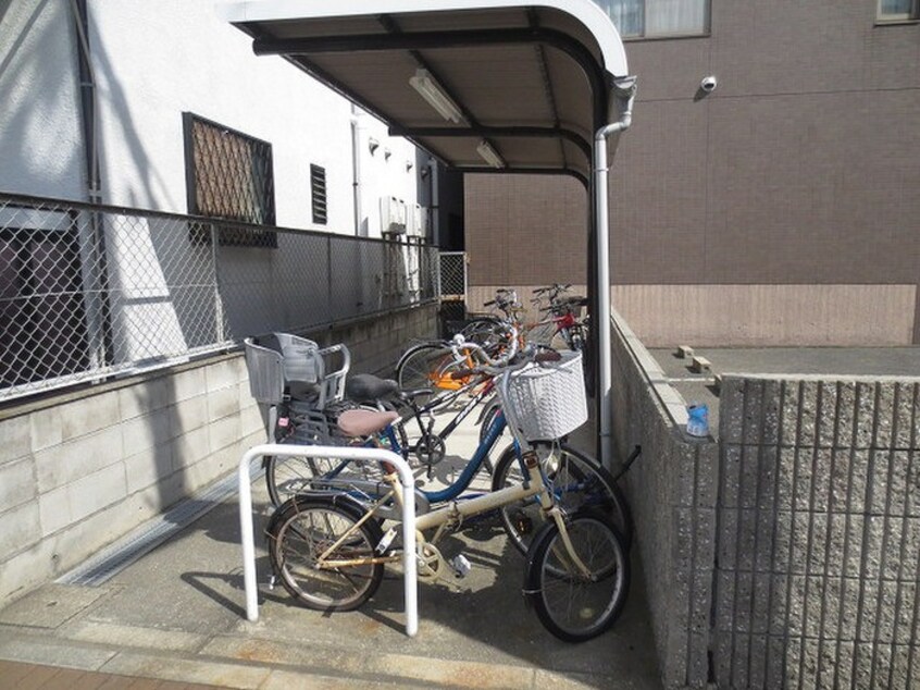 駐輪場 サニ－コ－ト鷹取