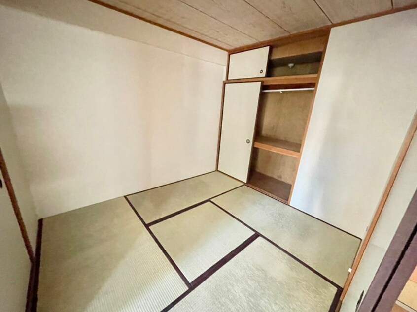 居室 サニ－コ－ト鷹取