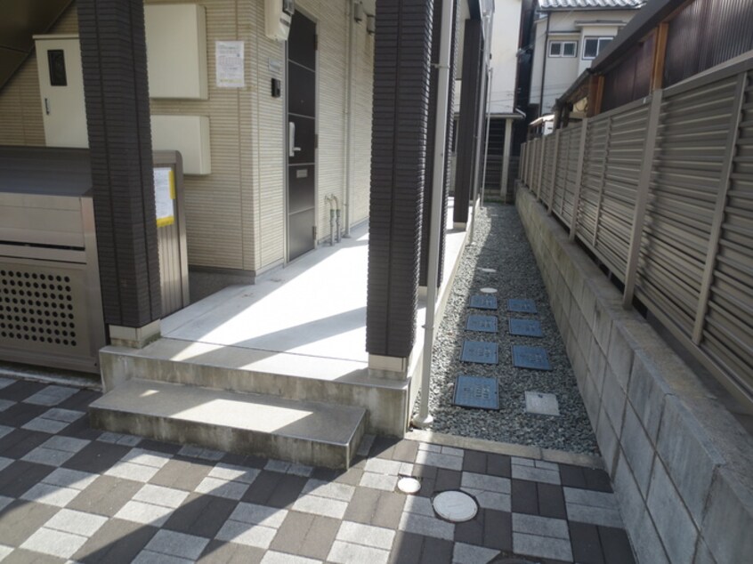 エントランス部分 ドエル　ファースト