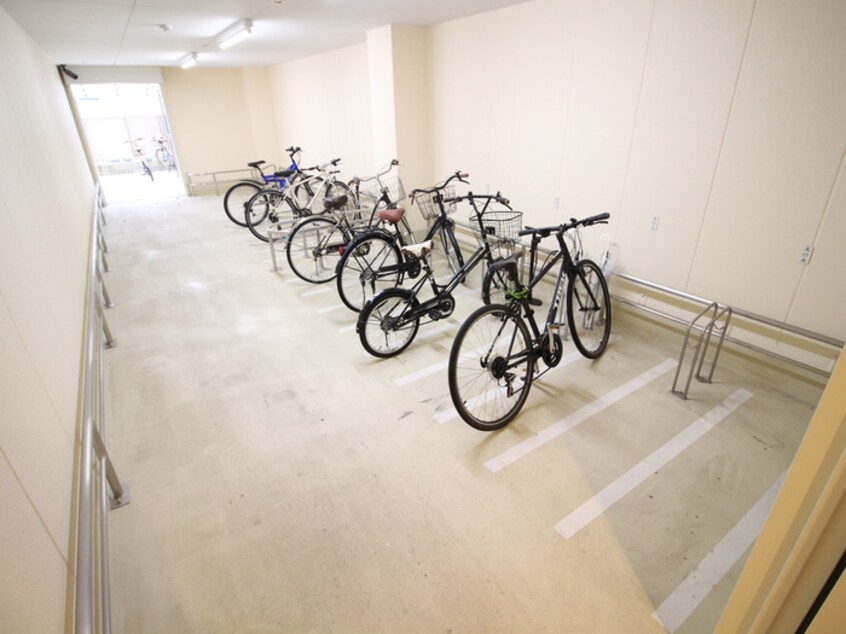 駐輪場 アマデウス萬壽寺葛野大路