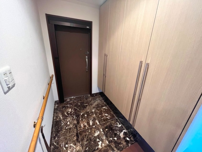 玄関 ﾈﾊﾞｰﾗﾝﾄﾞ箕面潤水館(602)