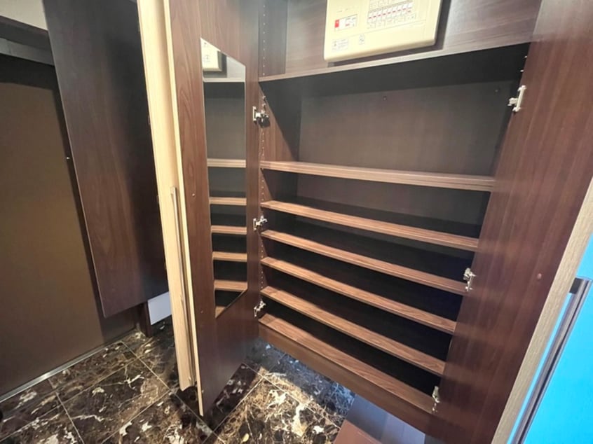 靴箱 ﾈﾊﾞｰﾗﾝﾄﾞ箕面潤水館(602)